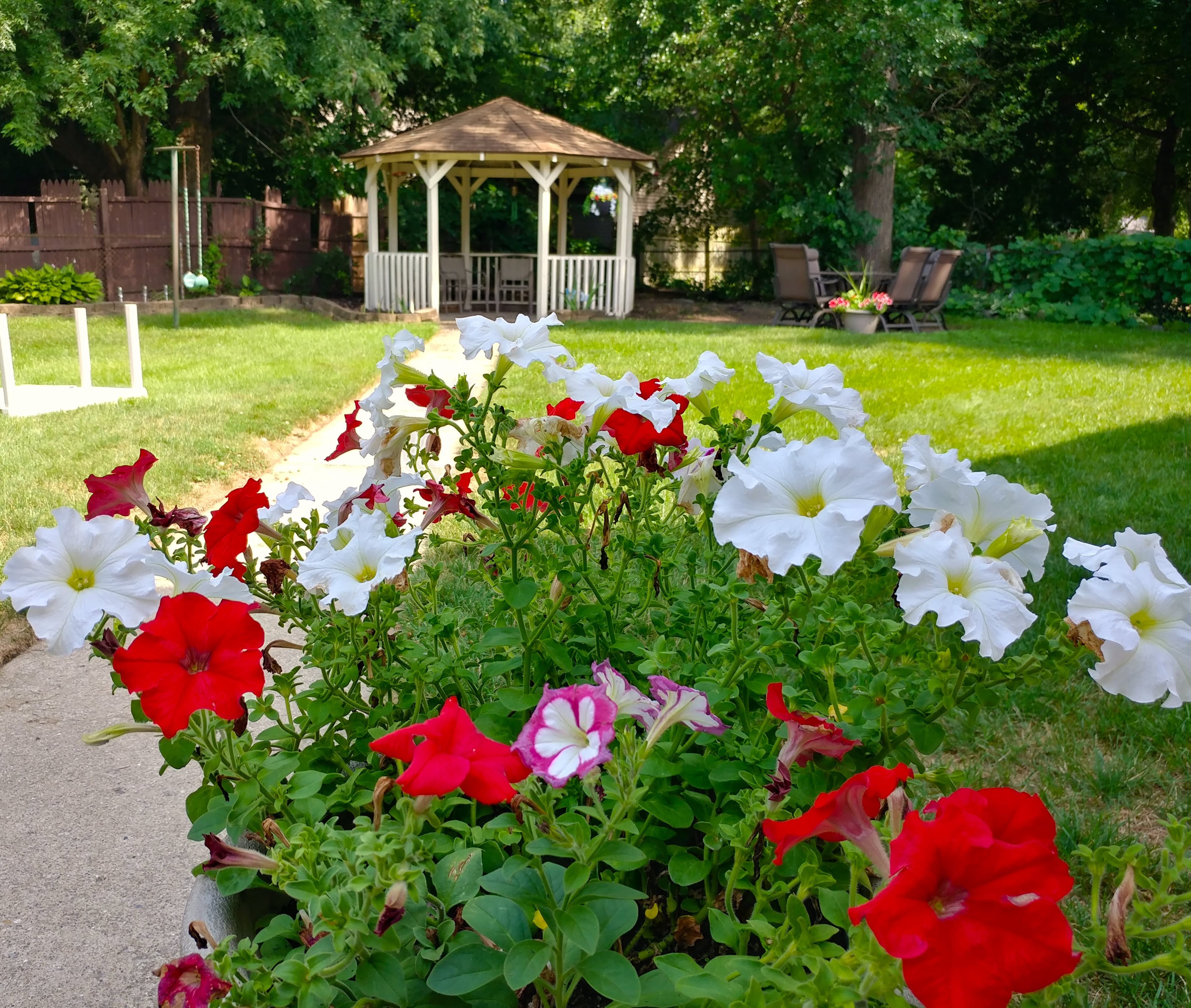 Hutcheson Manor in Farmington Hills, MI