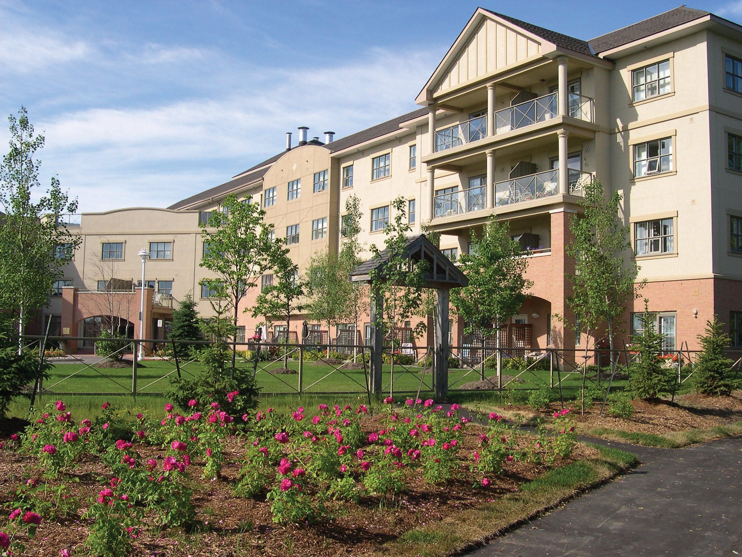 Amica Swan Lake - Senior living in Markham, ON