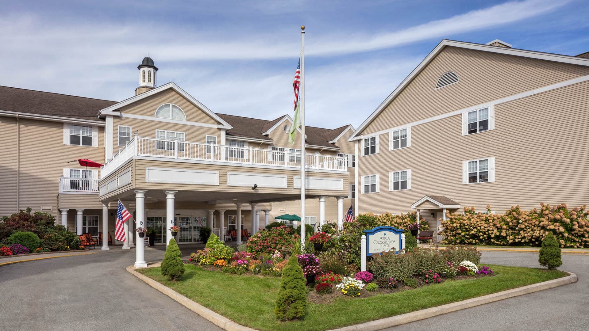 Atria Crossroads Place - Senior living in Waterford, Connecticut