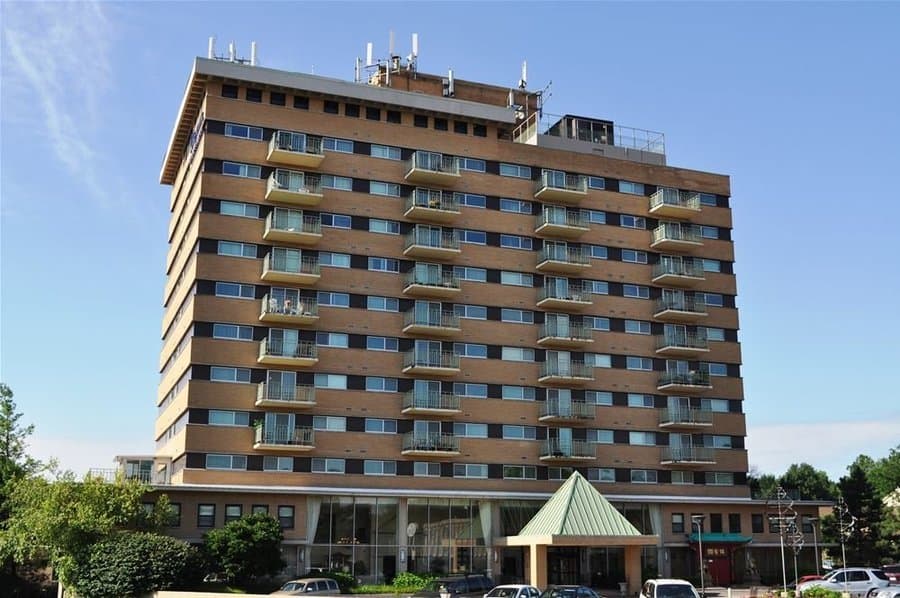 Brentmoor Retirement Community in Saint Louis, MO