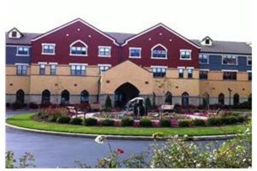 Lake Oaks Apartments in Racine, WI