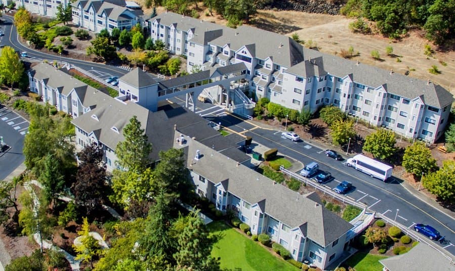 Linus Oakes Retirement Village in Roseburg, OR
