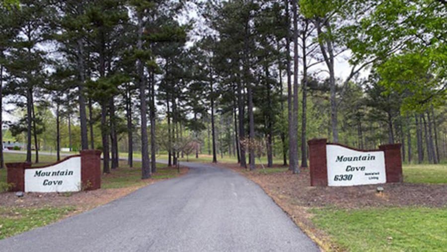 Mountain Cove Assisted Living - Senior living in Gadsden, Alabama
