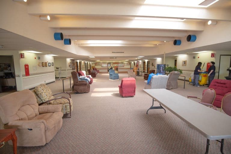 Rolling Hills Healthcare - Senior living in Belle Fourche, South Dakota