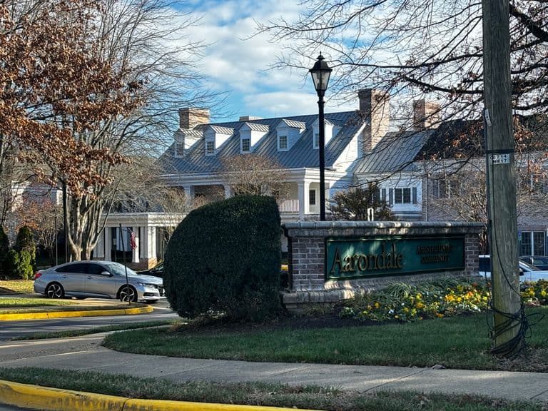 Aarondale - Independent Living, Assisted Living and Memory Care Community - Senior living in Springfield, Virginia