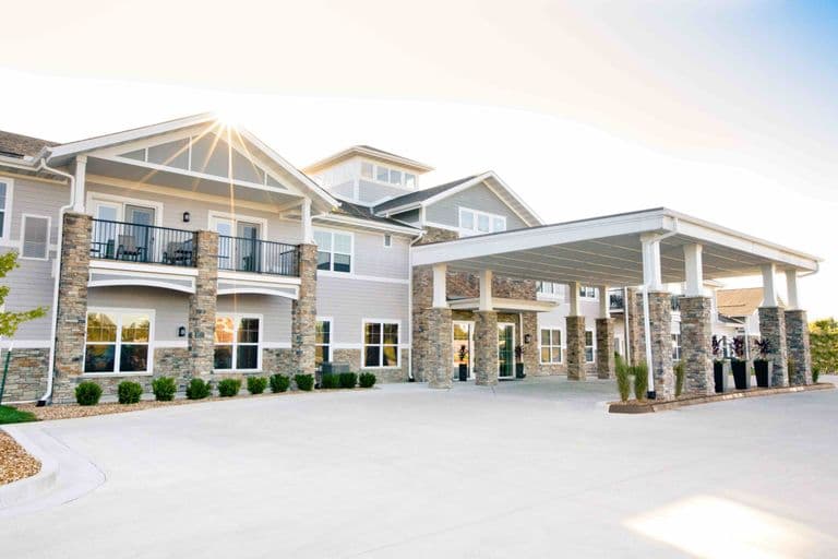 Cedarhurst Of Blue Springs - Senior living in Blue Springs, Missouri