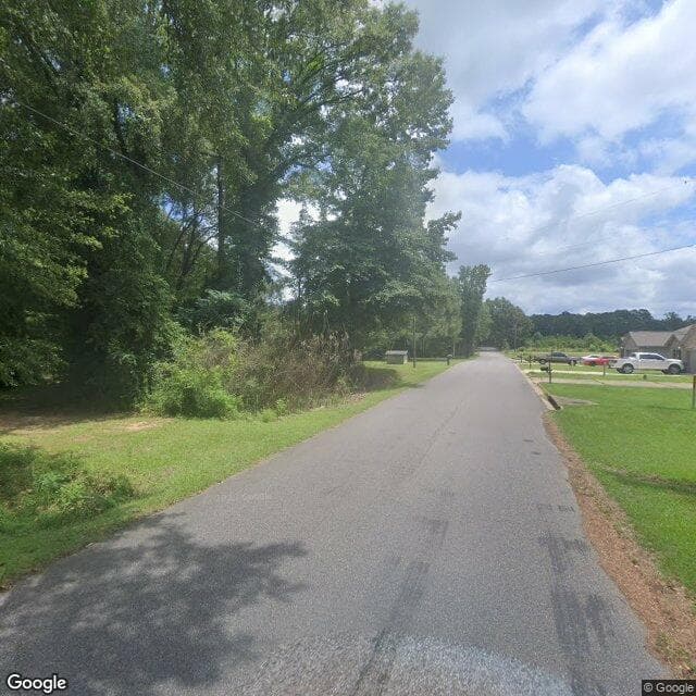 Hunter Creek Health And Rehabilitation - Senior living in Northport, Alabama