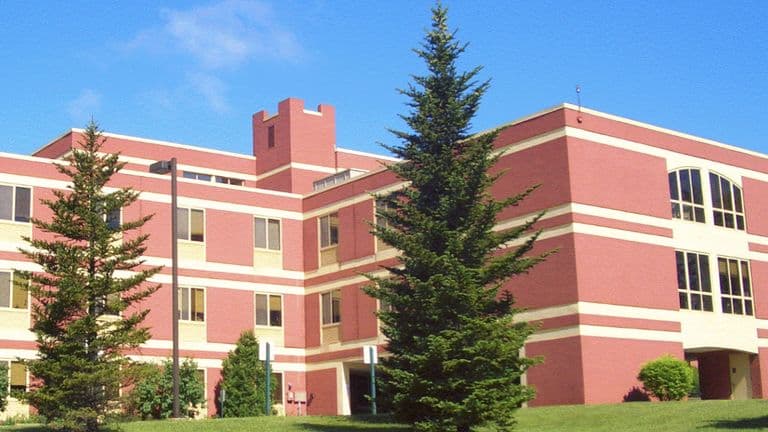 Presidential Oaks I - Senior living in Concord, New Hampshire