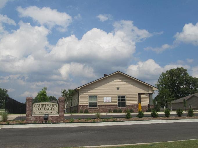Courtyard Cottages Jacksonville in Jacksonville, AR