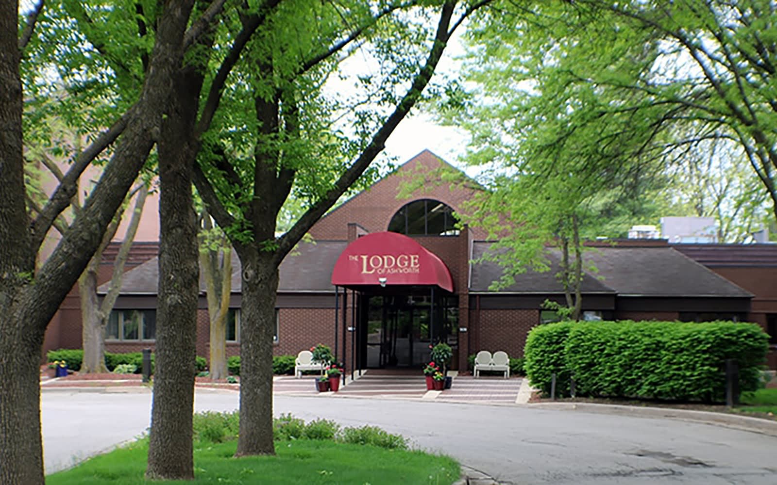 Elite Lodge of Ashworth in West Des Moines, IA