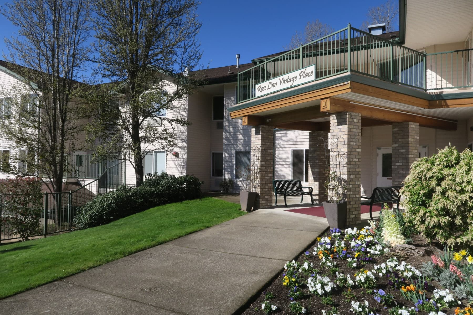 Rose Linn Vintage Place in West Linn, OR