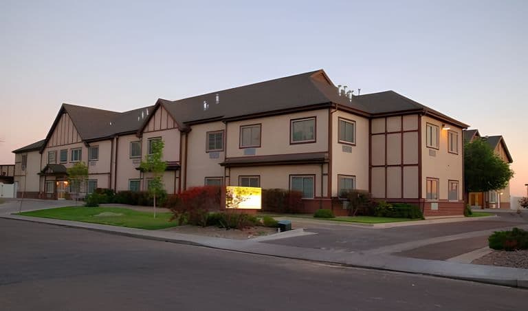 Chateau At Sharmar Assisted Living - Senior living in Pueblo, Colorado